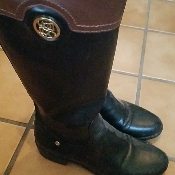 Brown and black tall boots - Picture 7 of 8